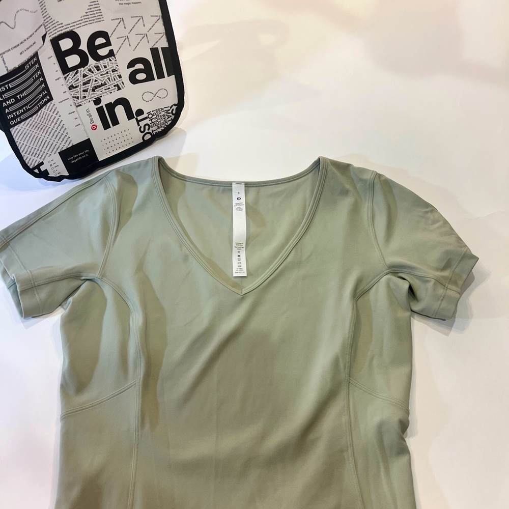 Lululemon Women’s Align Tshirt Size 8 Mint Green